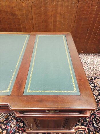 Antiek-Engels-Chesterfield-bureau-partnerdesk-met-lederen-inleg-15