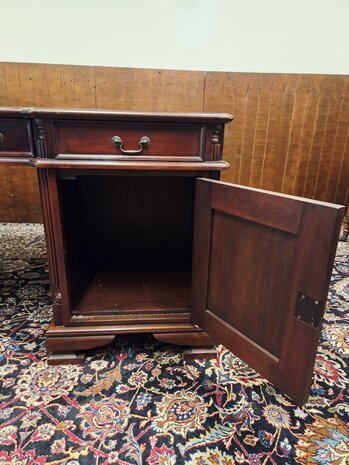 Antiek-Engels-Chesterfield-bureau-partnerdesk-met-lederen-inleg-17