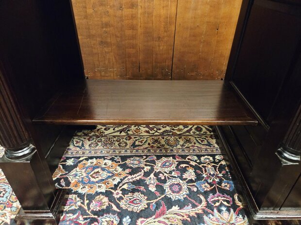Antiek-klassiek-Engels-bureau-met-lederen-werkblad-13