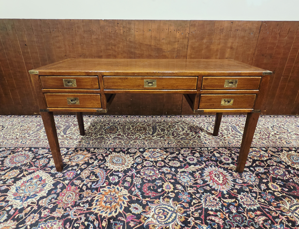 Klassieke-Engelse-eikenhout-campaign-maritieme-schrijftafel-bureau-eik-messing