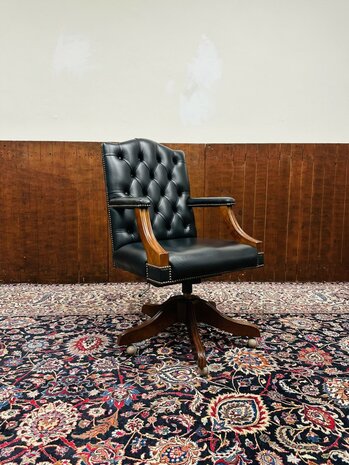 Engelse-President-Chair-Zwart