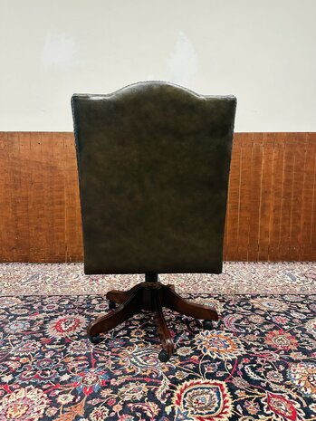 Engelse-President-Chair-Olijfgroen
