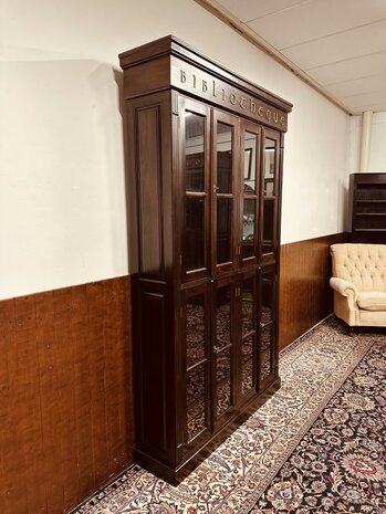Klassiek-Engelse-Bibliotheque-Boekenkast