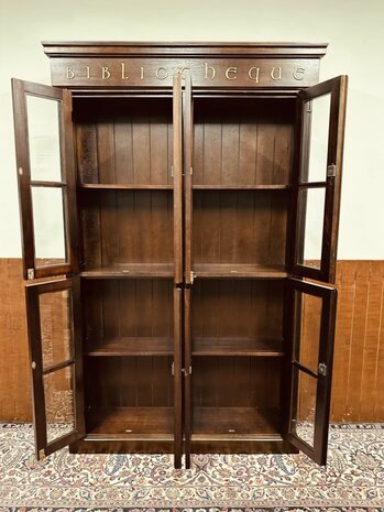 Klassiek-Engelse-Bibliotheque-Boekenkast