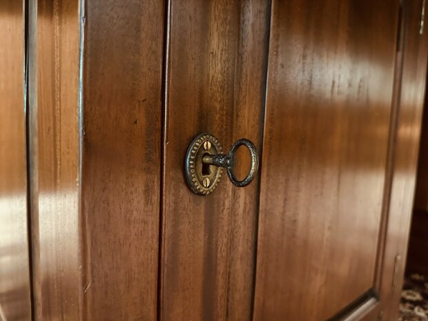 Klassiek-Engelse-Vergadertafel-met-Stoelen