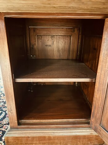 Klassiek-Engelse-Vergadertafel-met-Stoelen