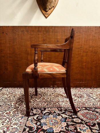 Klassiek-Engelse-Vergadertafel-met-Stoelen