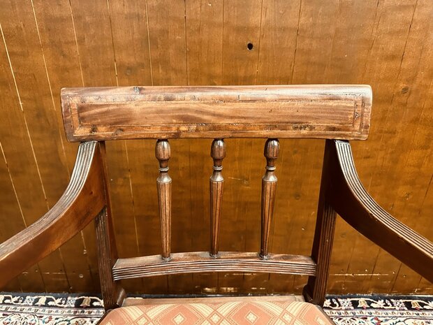 Klassiek-Engelse-Vergadertafel-met-Stoelen