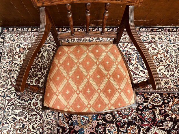 Klassiek-Engelse-Vergadertafel-met-Stoelen