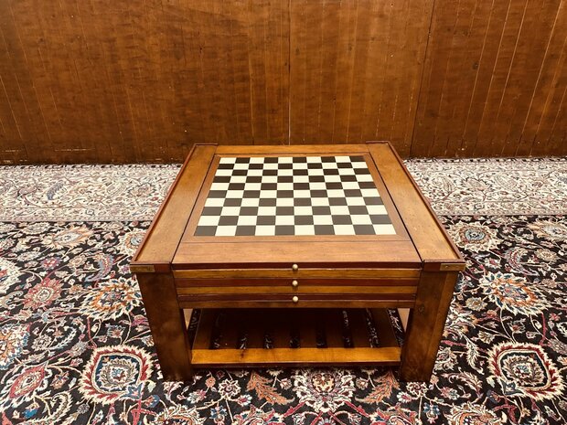 Autehtic-Models-Speeltafel