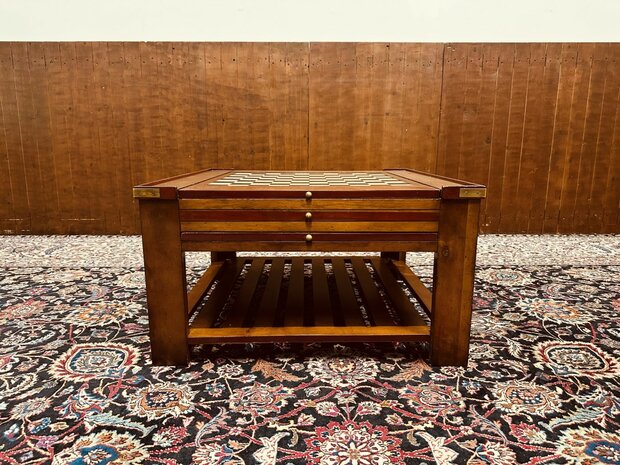 Autehtic-Models-Speeltafel