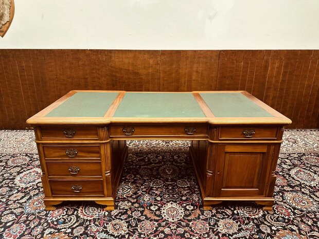 Klassiek-Engels-Bureau-Partnerdesk