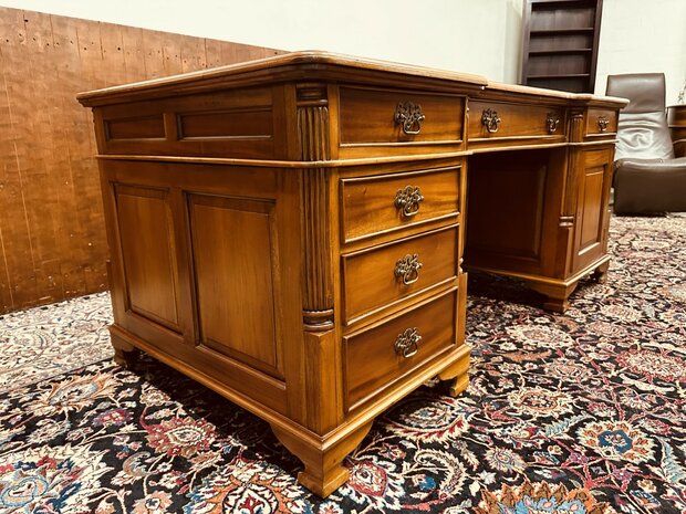 Klassiek-Engels-Bureau-Partnerdesk