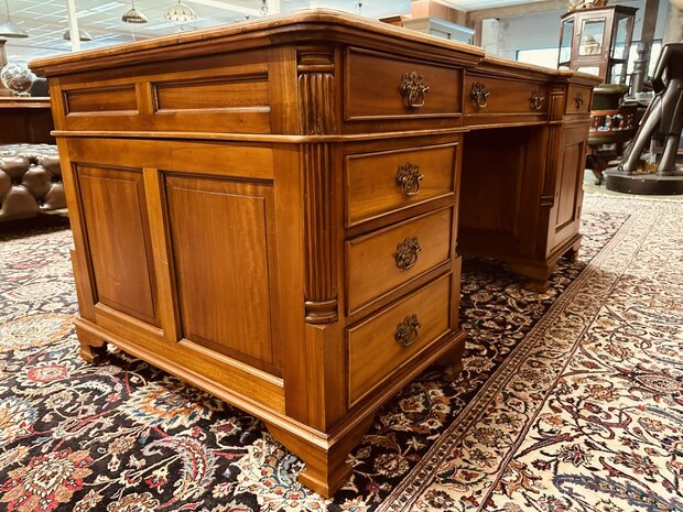 Klassiek-Engels-Bureau-Partnerdesk