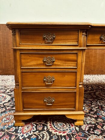 Klassiek-Engels-Bureau-Partnerdesk