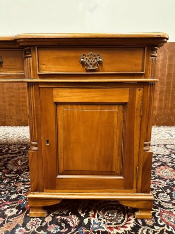 Klassiek-Engels-Bureau-Partnerdesk