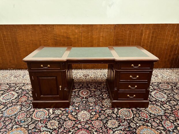 Klassiek-Engels-Bureau-met-Lederen-Inleg