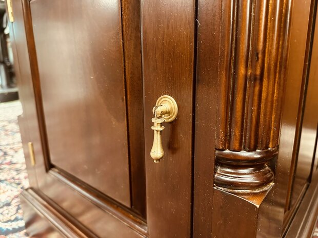 Klassiek-Engels-Bureau-met-Lederen-Inleg