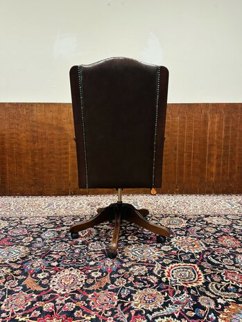 Engelse-Antieke-Chesterfield-Bureaustoel