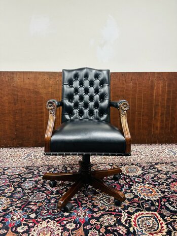 Zwarte-Engelse-Chesterfield-President-Chair