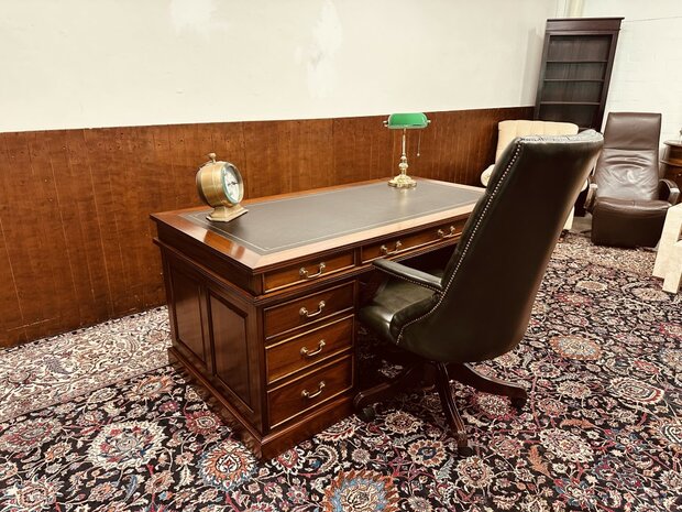 Engels-Klassiek-Bureau-met-Zwarte-Inleg