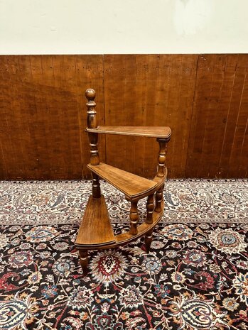 Klassiek-Engels-Antiek-Bibliotheektrap-Trap
