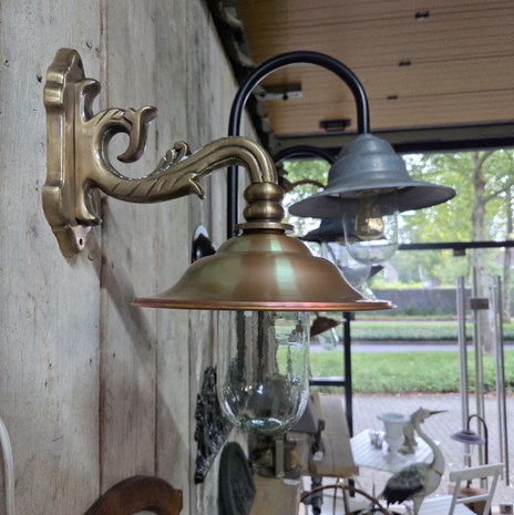 Klassieke-bronze-buitenlamp-wandlamp-koper-brons