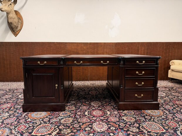 Groot-Klassiek-Engels-Antiek-Bureau-Partnerdesk-Lederen-Inleg-2