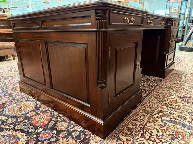 Groot-Klassiek-Engels-Antiek-Bureau-Partnerdesk-Lederen-Inleg-8