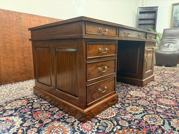 Klassiek-Engels-Antiek-Oud-Bureau-Desk-met-Zwart-Lederen-Inleg-5