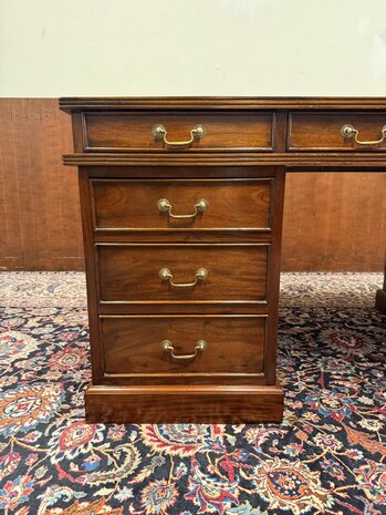 Klassiek-Engels-Antiek-Oud-Bureau-Desk-met-Zwart-Lederen-Inleg-8