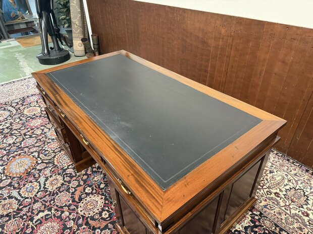 Klassiek-Engels-Antiek-Oud-Bureau-Desk-met-Zwart-Lederen-Inleg-16