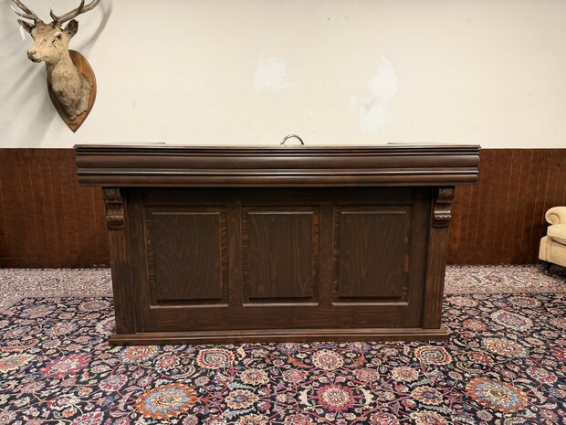 Klassiek-Engels-Antiek-Oud-Chesterfield-Mancave-Bar-Toog-Pubbar-met-Barkrukken