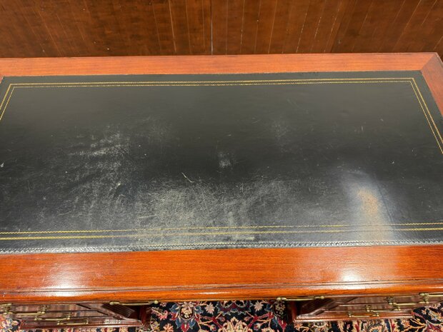 Klassiek-Engels-Oud-Antiek-Chesterfield-Globe-Wernicke-Bureau-Desk-met-Zwart-Lederen-Inleg