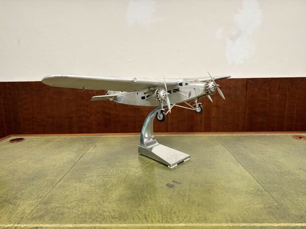 Authentic-Models-Ford-Trimotor-Model-Vliegtuig-miniatuur-Vliegtuig-Schaal-Vliegtuig-Handgemaakt