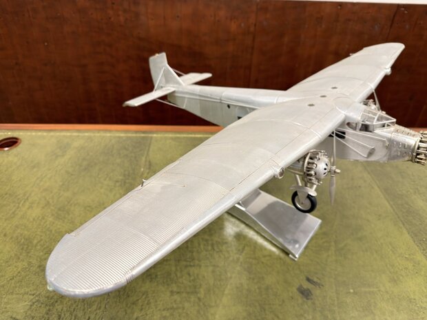 Authentic-Models-Ford-Trimotor-Model-Vliegtuig-miniatuur-Vliegtuig-Schaal-Vliegtuig-Handgemaakt