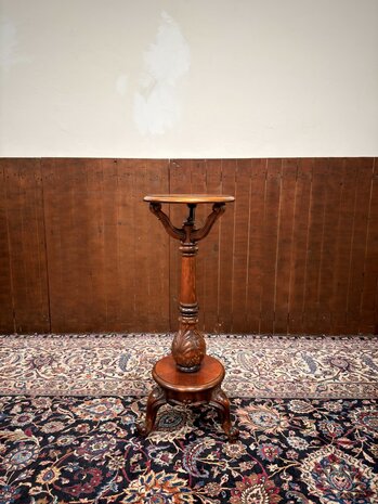 Klassiek-Engels-Oud-Antiek-Chesterfield-Pied-de-stalle-plantenstandaard
