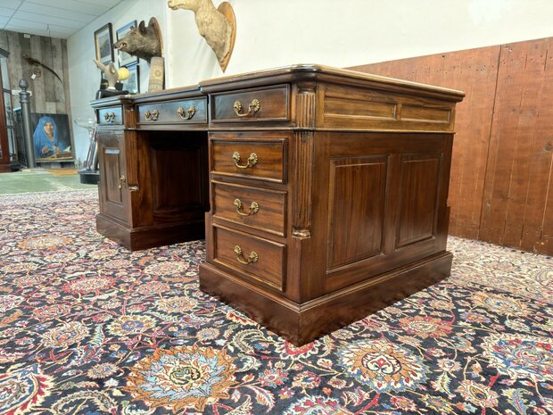 Engels-Klassiek-Oud-Antiek-Chesterfield-Bureau-Desk-Partnerdesk-Groen-Lederen-Inleg