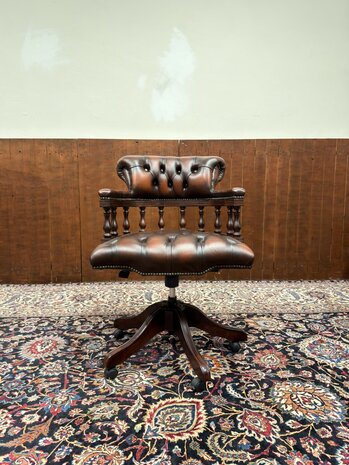 Klassiek-Engels-Antiek-Oud-Chesterfield-Bureaustoel-Captain-Chair