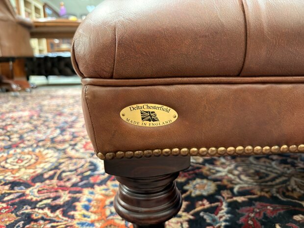 Klassiek-Engels-Antiek-Oud-Chesterfield-Ligbank-Relax-Bank-Chaise-Longue