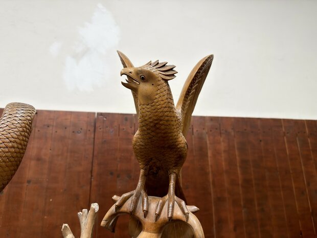 Antiek houtsnijwerk van diverse vogels