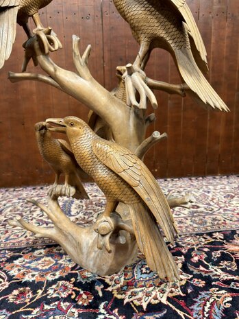 Antiek houtsnijwerk van diverse vogels