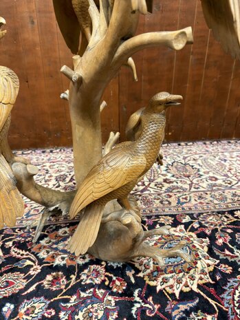 Antiek houtsnijwerk van diverse vogels