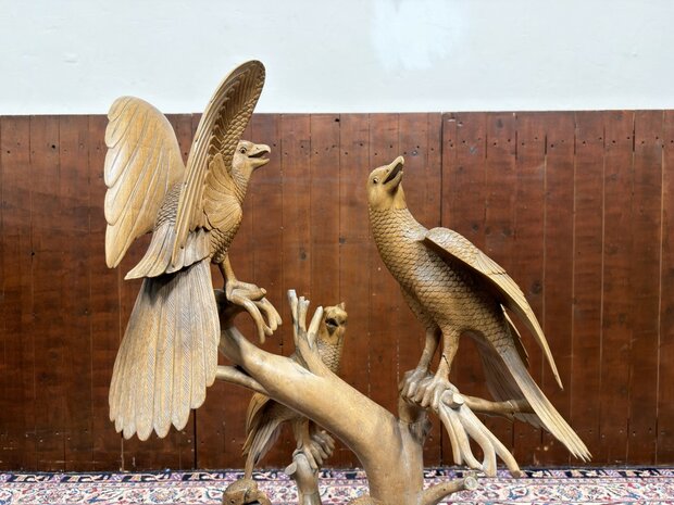 Antiek houtsnijwerk van diverse vogels