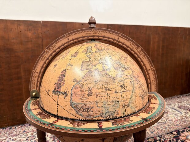Klassiek-Oud-Antiek-Italiaans-Zoffoli-Bar-Drank-Globe-Barglobe-Weredbol-Vloermodel