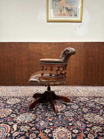 Engels-Klassiek-Oud-Antiek-Chesterfield-Bureaustoel-Office-Chair-Captain-Chair