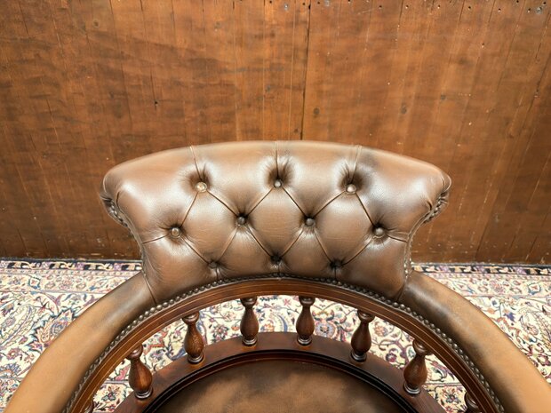 Engels-Klassiek-Oud-Antiek-Chesterfield-Bureaustoel-Office-Chair-Captain-Chair