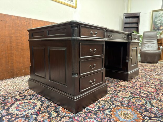 Engels-Klassiek-Oud-Antiek-Chesterfield-Bureau-Desk-Partnerdesk-Met-Groen-Olijf-Olijfgroen-Lederen-Inleg