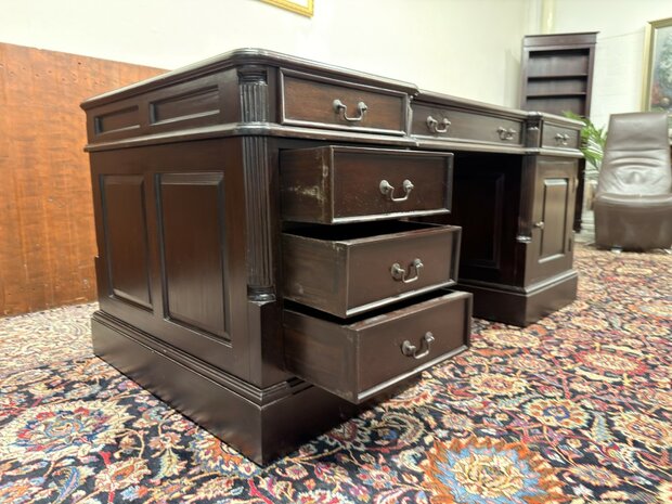 Engels-Klassiek-Oud-Antiek-Chesterfield-Bureau-Desk-Partnerdesk-Met-Groen-Olijf-Olijfgroen-Lederen-Inleg