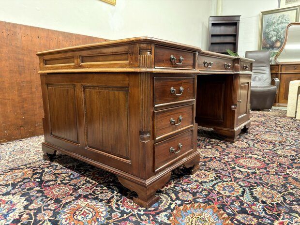 Engels-Klassiek-Antiek-Oud-Chesterfield-Bureau-Desk-Partnerdesk-Met-Groen-Olijf-Olijfgroen-Lederen-Inleg